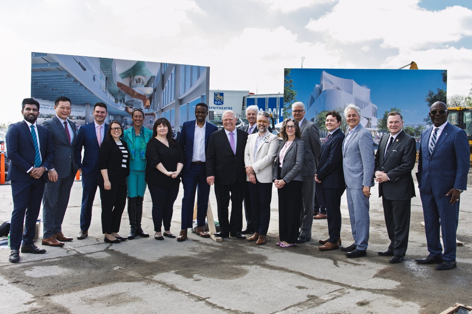 Image of Ministers and Ontario Science Centre Board Members at the ground breaking ceremony.