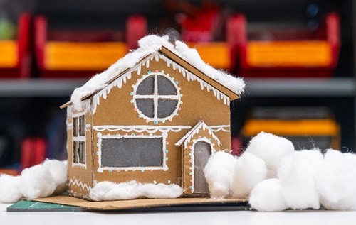 [gingerboard house.][Maisons en carton d’épice.]